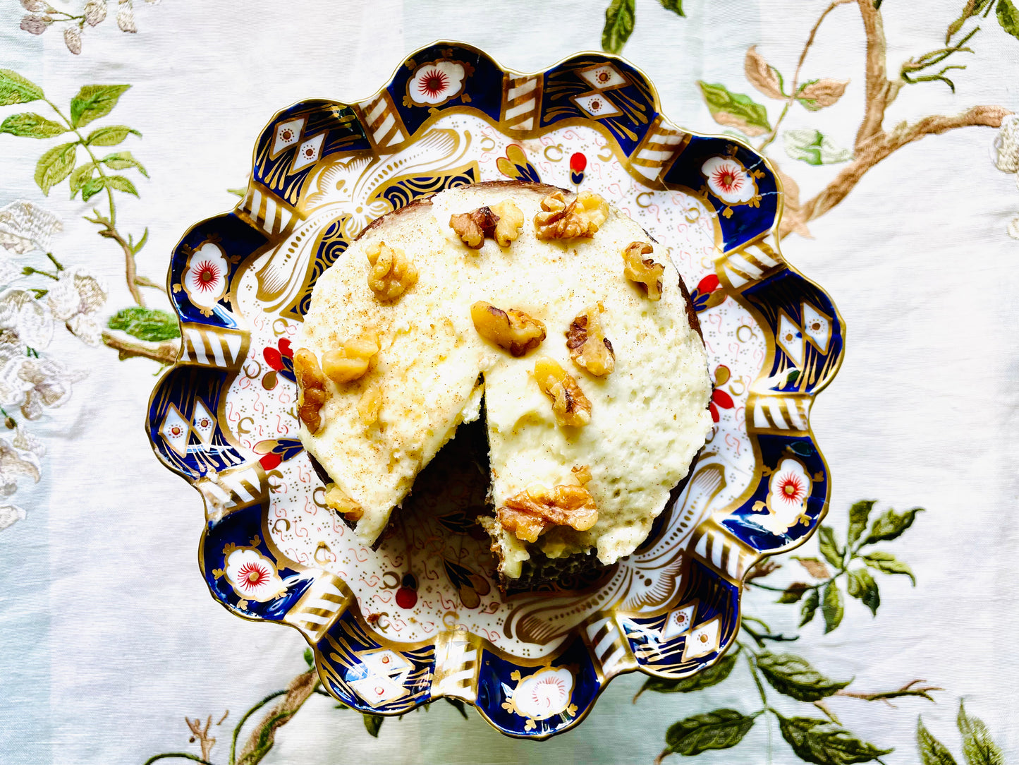 Fabulous Davenport Imari Cake Stand
