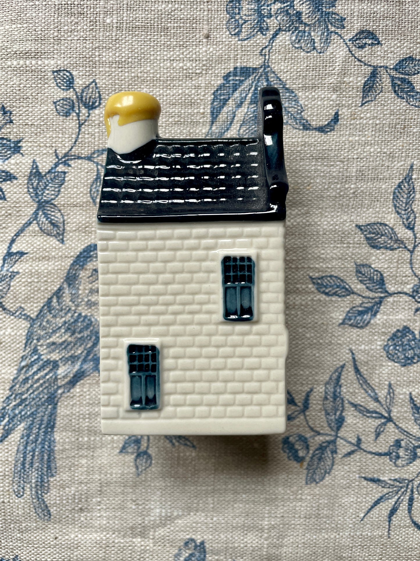 Vintage Delft House 30