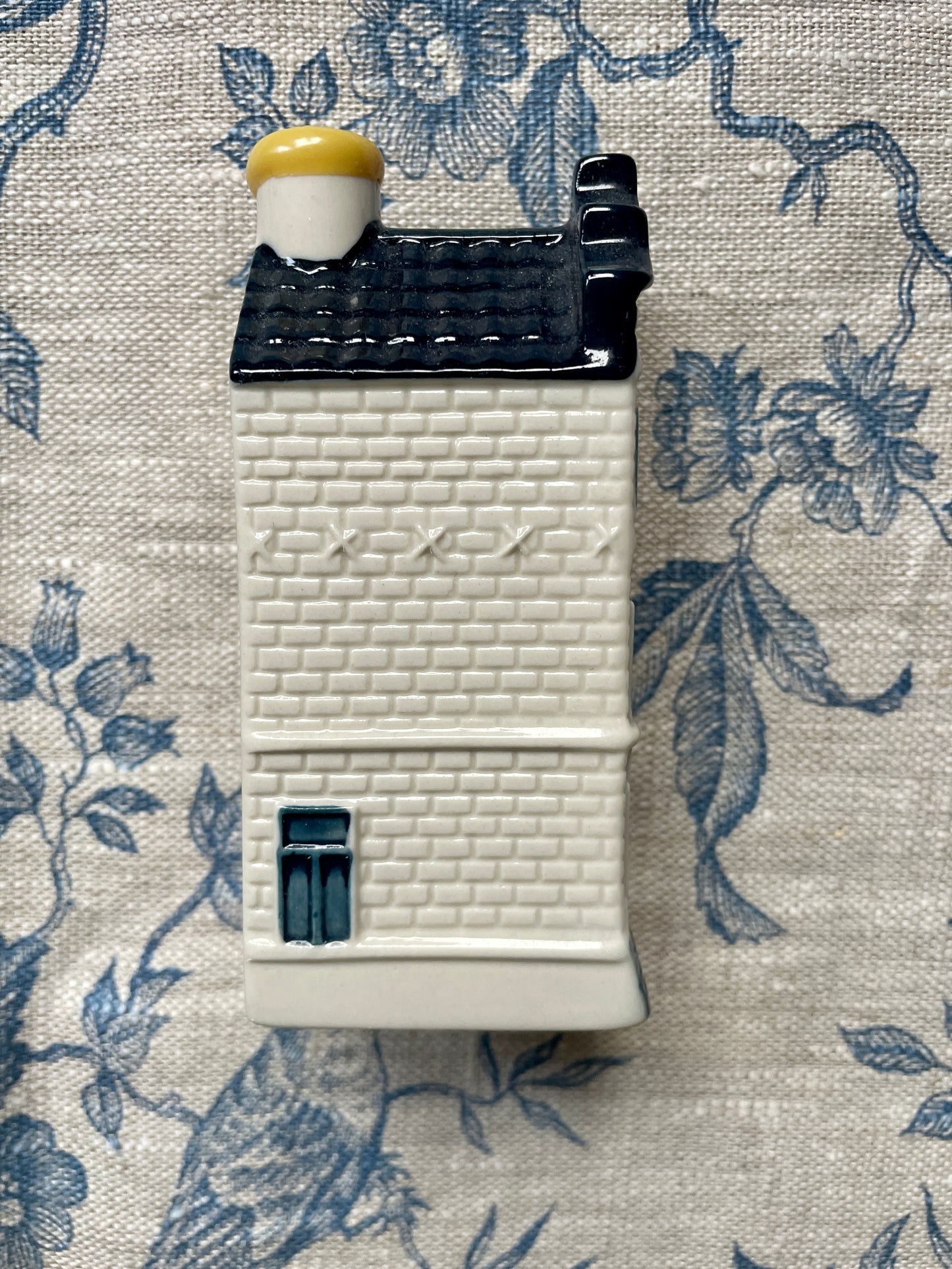 Vintage Delft House 45